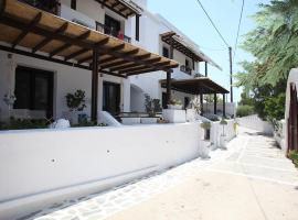 Pergola, serviced apartment in Livadi