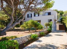 Captain's Beach House, Hotel in Sušica