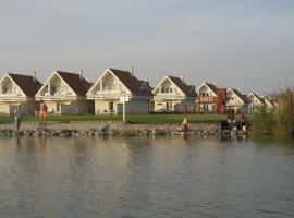 Gólya Villa Park, cottage in Velence