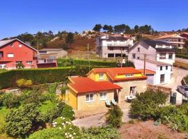 Casa Caramanchon, hotel with parking in Corme-Puerto