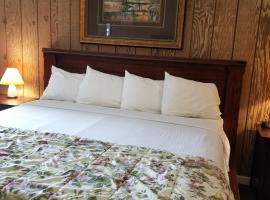 Gold Pan Lodge, hotel malapit sa Plumas Pines Golf Course, Quincy