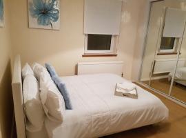 Linlithgow Loch Apartment, family hotel in Linlithgow