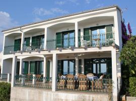 Villa Berg, hotel sa 4 zvezdice u gradu Maslinica