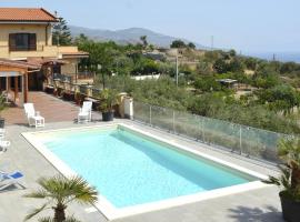 Villa Gemma di Mare, holiday home in Santa Teresa di Riva