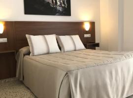 Hostal Restaurante El Cruce, B&B in Ardales