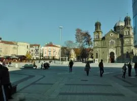 TOP CENTER , MODERN AND QUIET APARTMENT