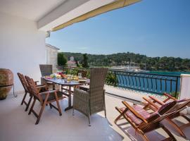 Golden view luxury apartment, hotel in Maslinica