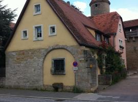 Pension Freund, hotel dengan parkir di Rothenburg ob der Tauber