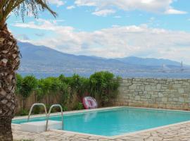 Beach Front Villa with Private Pool II, hotel in Káto Platanítis