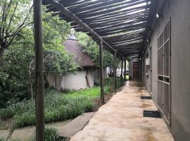 Touch of Africa Lodge, hotel in Lanseria