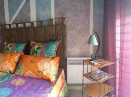 chambre chez l'habitant – hotel w mieście Céret