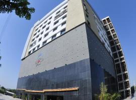 The Cambay Grand, hotel in SG Highway, Ahmedabad