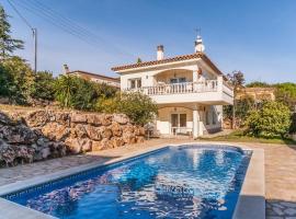 Lovely Villa in L'Escala Costa Brava with private Swimming Pool โรงแรมในเลสกาลา