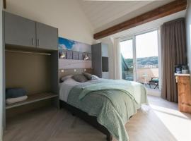 Duinvilla Aan de Zee B&B、ザウテランデのホテル