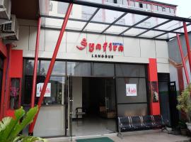 Syafira Hotel Langgur, hotel v Langgur