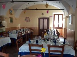 Trattoria Bar Pace, Bed & Breakfast in Re