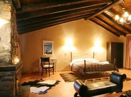 Grand House Suites, hotel with hot tubs in Palaios Agios Athanasios
