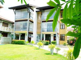 Sea Breeze Deluxe Inn, guest house in Negombo