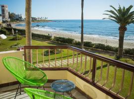 Holidays2Riviera Sea Side Front Beach, hotel i Mijas Costa