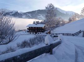 Gästeheim Pötscher: Matrei in Osttirol şehrinde bir Oda ve Kahvaltı