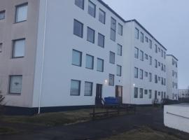 Comfortable Bedrooms - King size beds, ubytov&aacute;n&iacute; v soukrom&iacute; v destinaci Hafnarfj&ouml;rdur