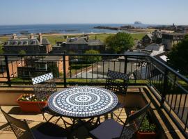 No 10 Royal Apartments, self catering accommodation in North Berwick