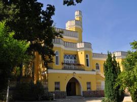 Sir David Balaton Castle B&B, hotell i Balatonszepezd