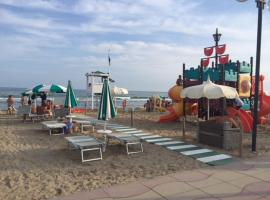 Casa Pineta, hotell i Lido di Jesolo