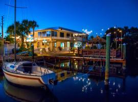 Bayview Plaza Waterfront Resort, hotel perto de Dolphin Landings Charter Boat Center, St. Pete Beach