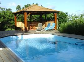 Viesnīca pie pludmales Au Vieux Manguier pilsētā Desē