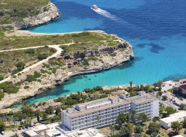 AluaSun Cala Antena - All Inclusive, hôtel avec parking à Calas de Mallorca