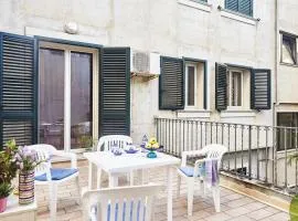 Sabbia1 CaseSicule, Apartment in the City Center and beside the Main Square, Beach at 100 m, Wi-Fi