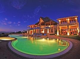 Cardon Adventure Resort, Hotel in Perihuete