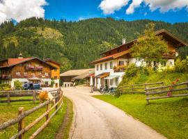 Biobauernhof Windbachgut, hotelli kohteessa Eben im Pongau