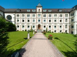 St. Bonifatiuskloster - Geistliches Zentrum, hotel sa parkingom u gradu Hinfeld