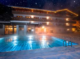 Ferienappartements Landhof, hotel s baz&eacute;nem v destinaci Ellmau