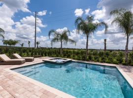 Luxury Dreams Disney Home with Private Pool and Spa, място за настаняване с онсен в Орландо