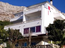 Apartments Perdijic Nemira, hotell i Omi&scaron;