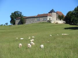 Nature et Piscine au sommet du Périgord, B&B in Tourtoirac