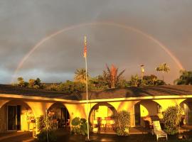 Kona Bayview Inn, hotel amb aparcament a Captain Cook