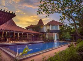 Java Village Resort by HOMEE Yogyakarta, готель з басейнами у місті Джок'якарта