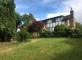 Causeway Cottage, hotel with parking in Pencombe