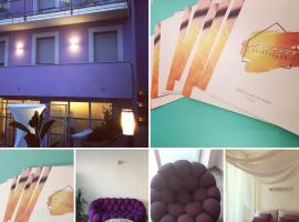 La Maison Extravagante, hotell i Saronno