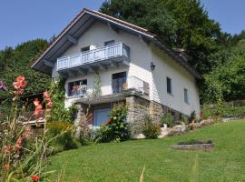 Ferienwohnung Regentalblick, hotel con estacionamiento en Miltach