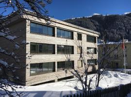 Apartment Roccabella, hotel near Usser Isch Express, Davos