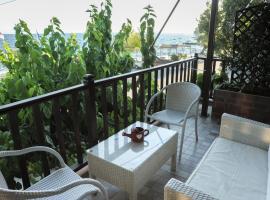 Spyrou Studios & Apartments, hotell i Platanidia