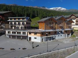 Hotel Meublè Adler - Rooms & Mountain Apartments, apartament cu servicii hoteliere din Santa Caterina di Valfurva