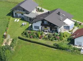 Ferienhaus und Ferienwohnungen Holzapfel Geiersthal