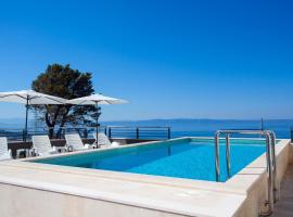 Whitehouse Apartments, hotel em Makarska