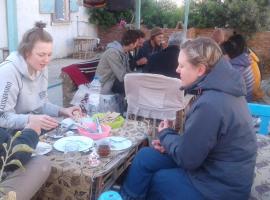 Sea Waves Hostel not for Egyptian, хостел в Хургаде